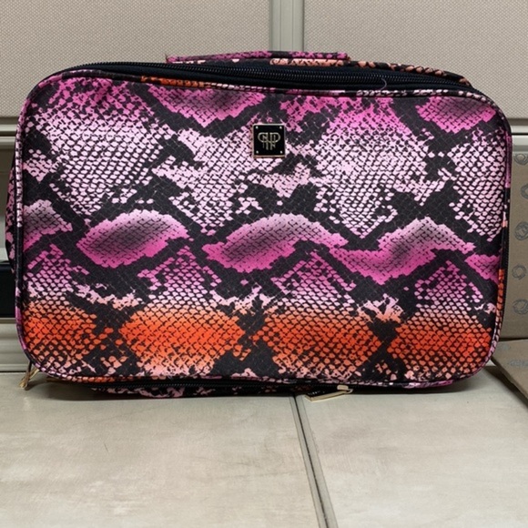 NWT: PURSEN Amour Travel Case